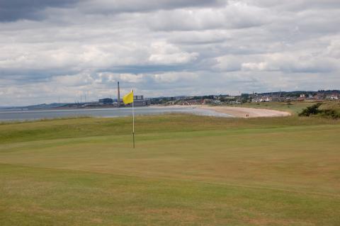 lundin1_tee.jpg lundin1_tee.jpg