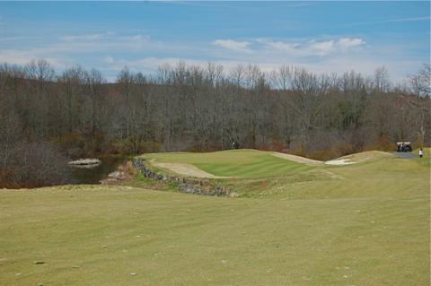 gillette3approach.jpg gillette3approach.jpg